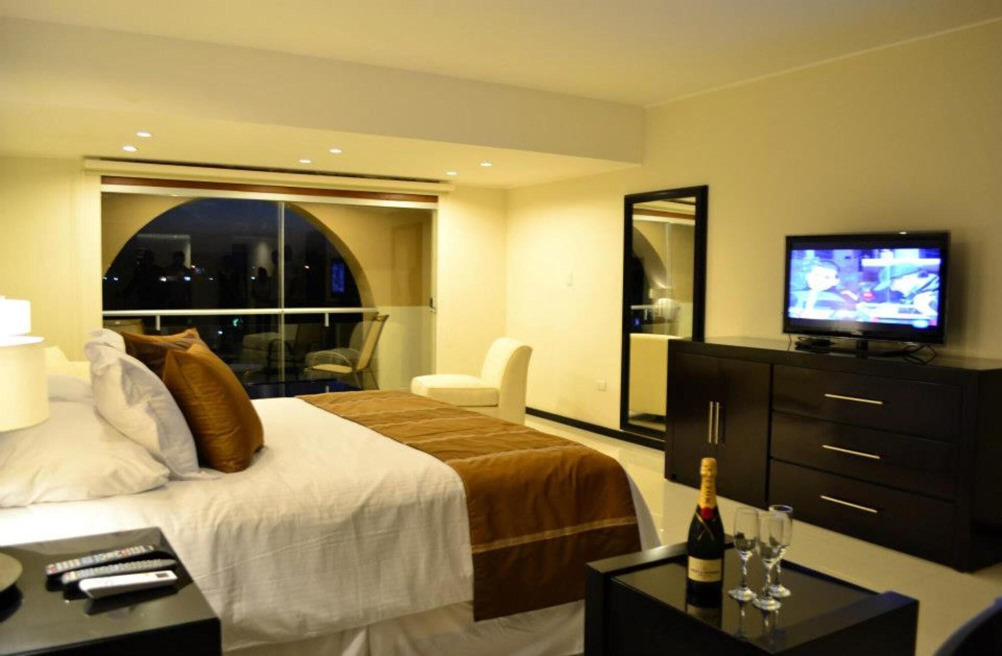 Sun Hotel Warnes Ngoại thất bức ảnh
