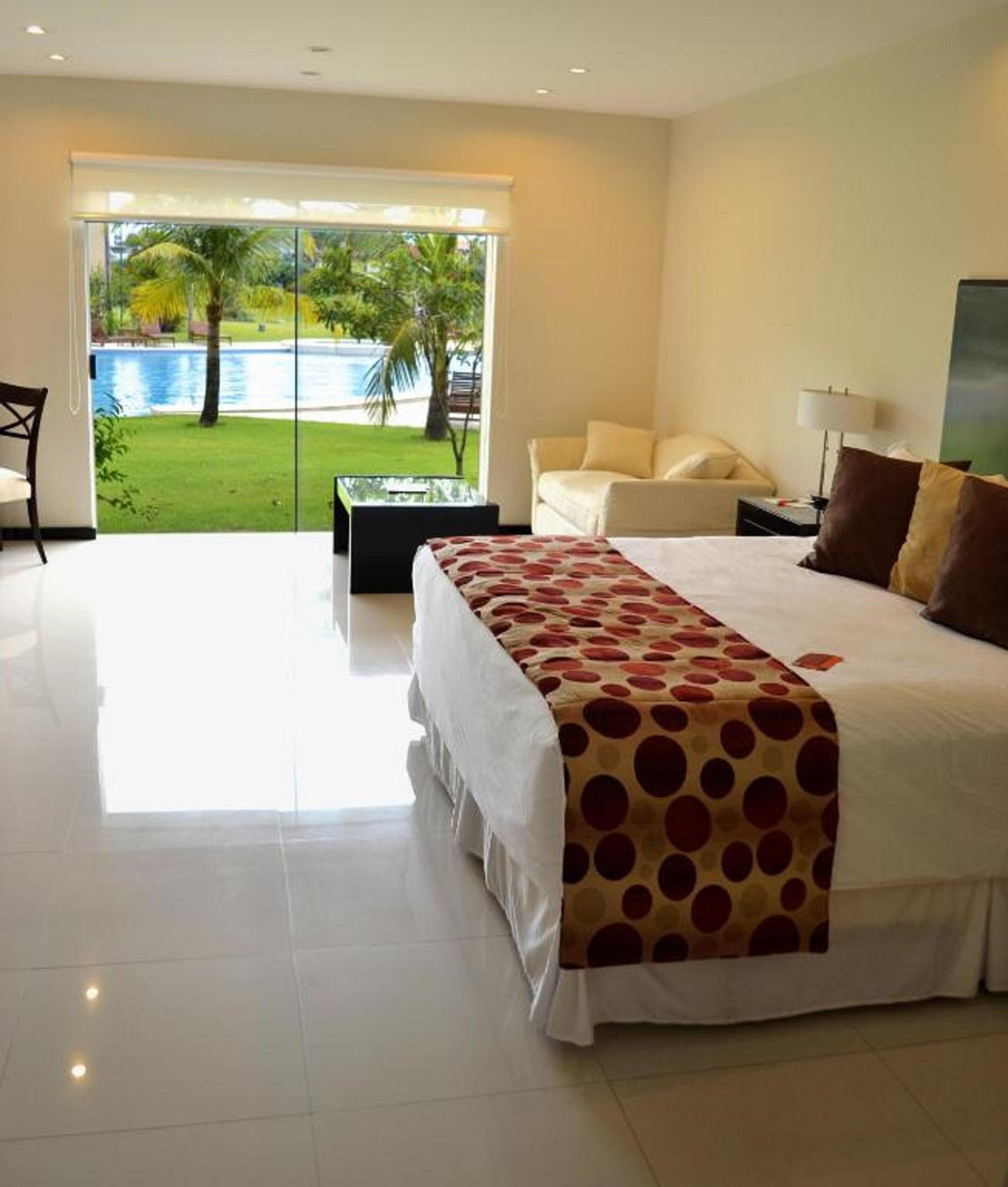 Sun Hotel Warnes Ngoại thất bức ảnh