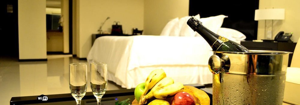 Sun Hotel Warnes Ngoại thất bức ảnh