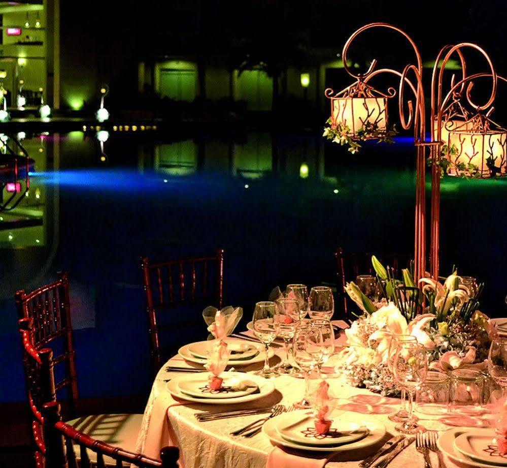Sun Hotel Warnes Ngoại thất bức ảnh
