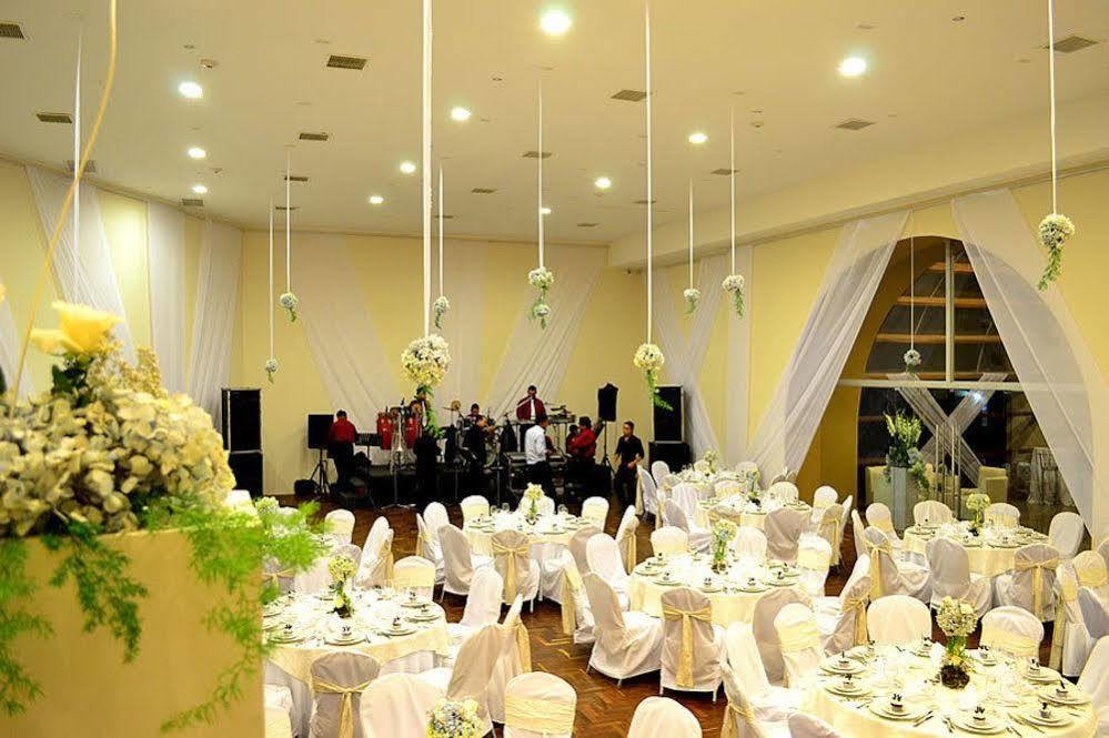 Sun Hotel Warnes Ngoại thất bức ảnh