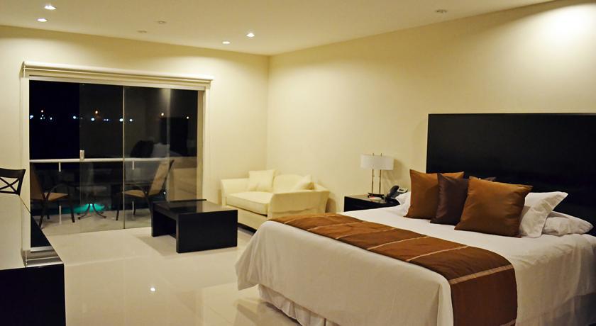 Sun Hotel Warnes Ngoại thất bức ảnh