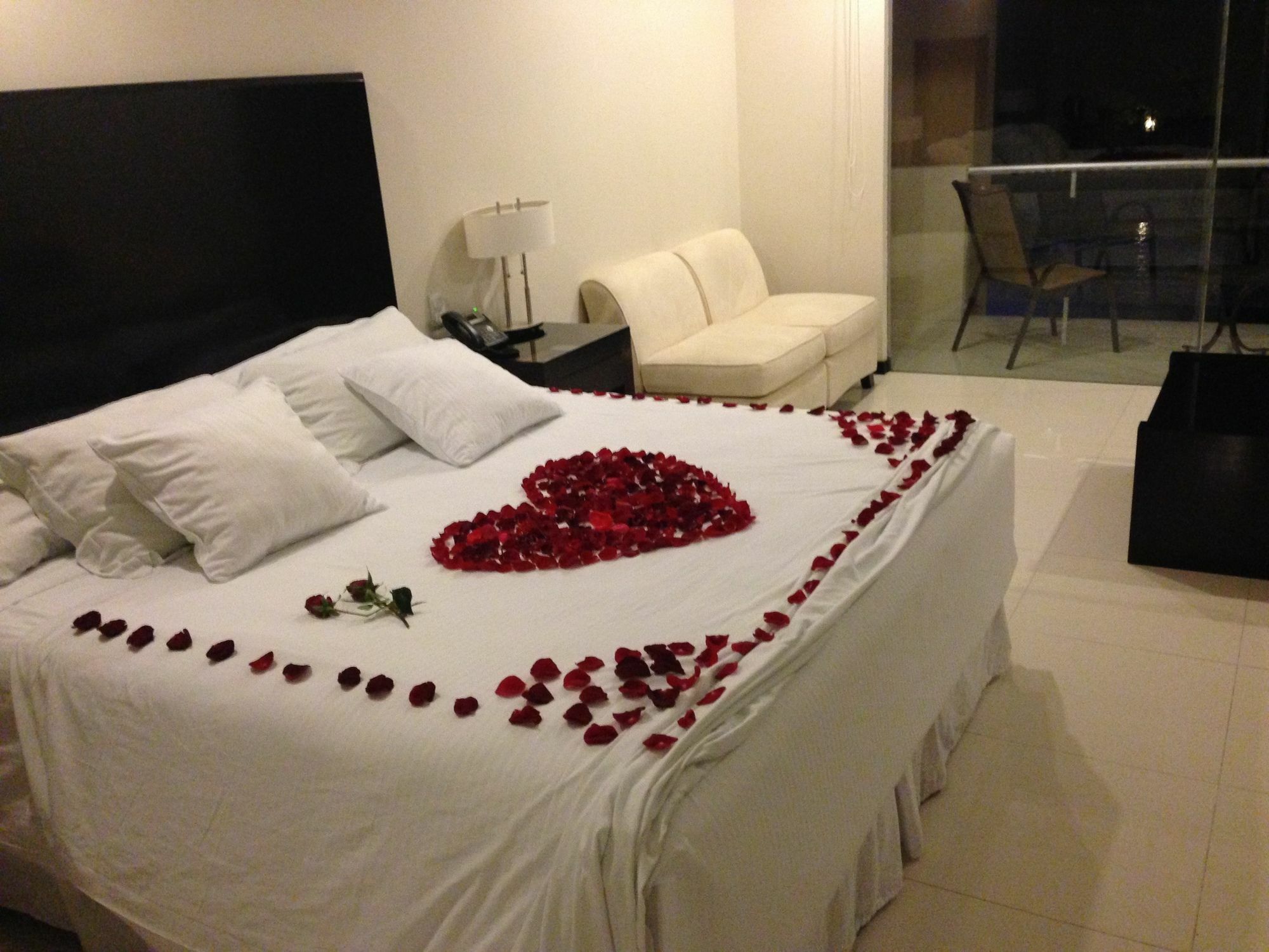 Sun Hotel Warnes Ngoại thất bức ảnh