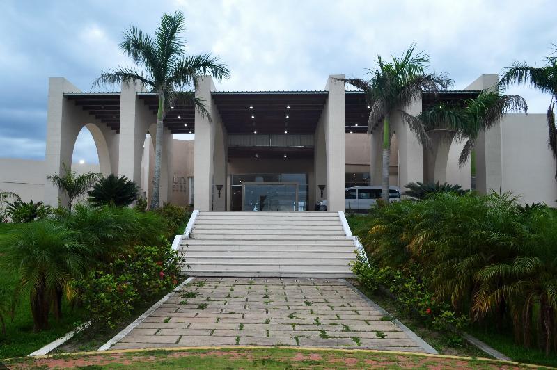 Sun Hotel Warnes Ngoại thất bức ảnh